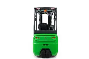 Groene CESAB B3-20 elektrische heftruck, recht achteraanzicht op witte achtergrond. — Prins Maasdijk