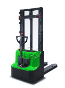 CESAB S010i elektrische stapelaar - compact model in magazijn | Prins Maasdijk