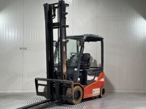 TOYOTA 8FBMK30T – Vorkheftruck Elektro