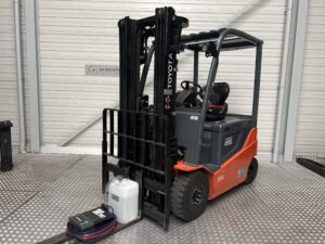 TOYOTA 8FBMKT25 – Vorkheftruck Elektro