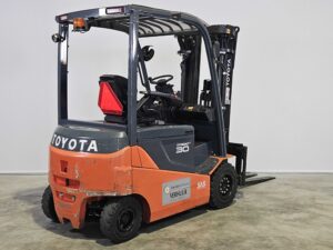 TOYOTA 8FBMKT30 – Vorkheftruck Elektro
