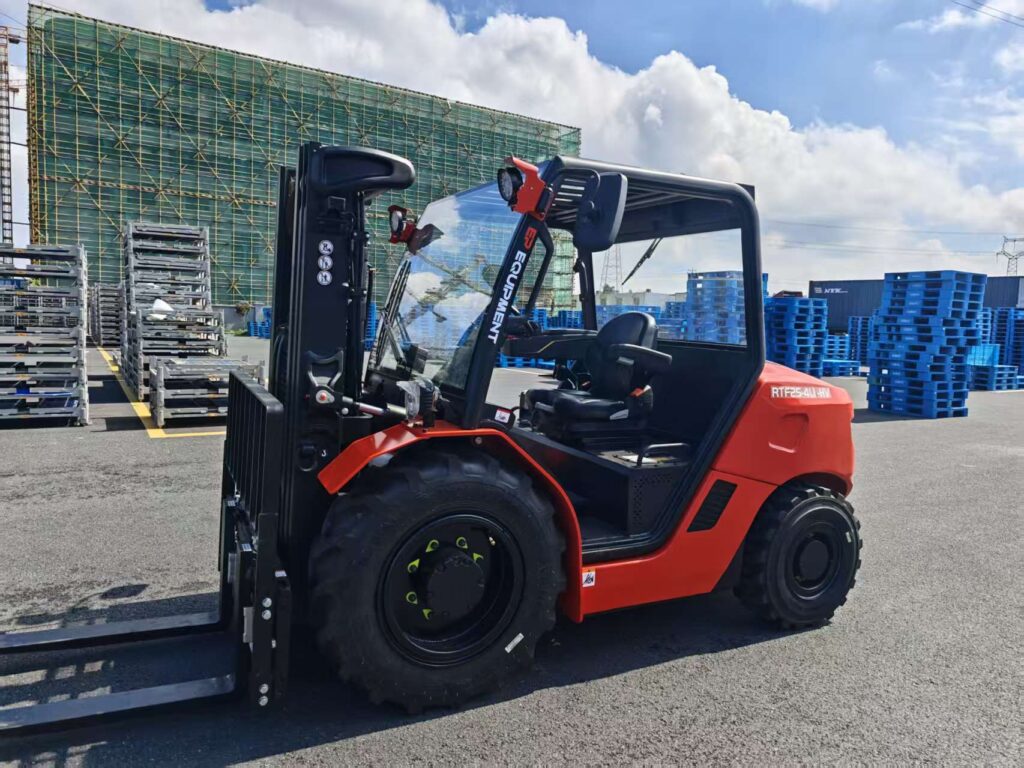 EP RTF-25 Ruwterrein heftruck