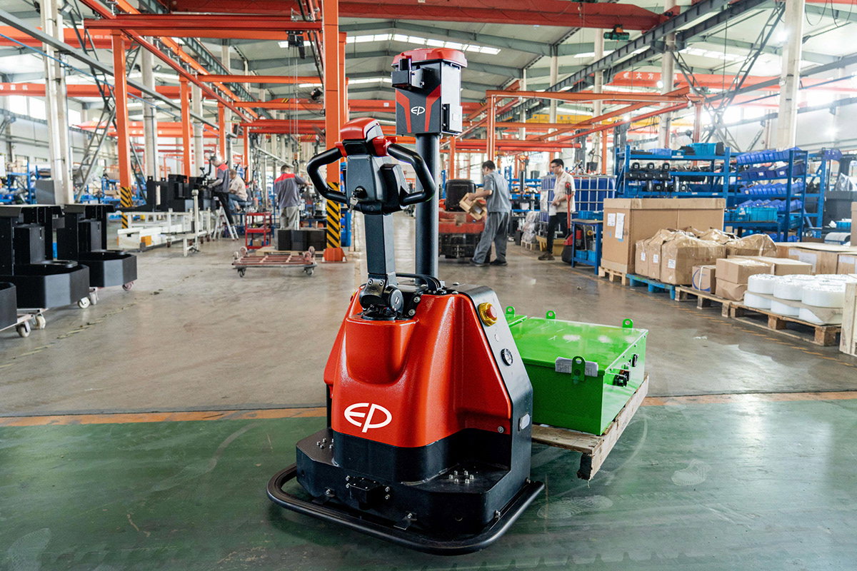 EP XP15 als autonome robot pallet truck